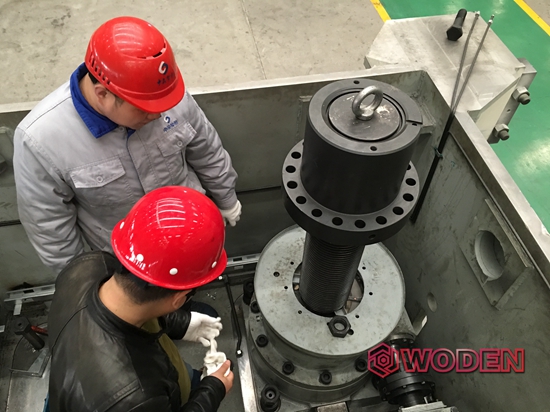 沃頓技術員為用戶進行液壓扳手選型指導