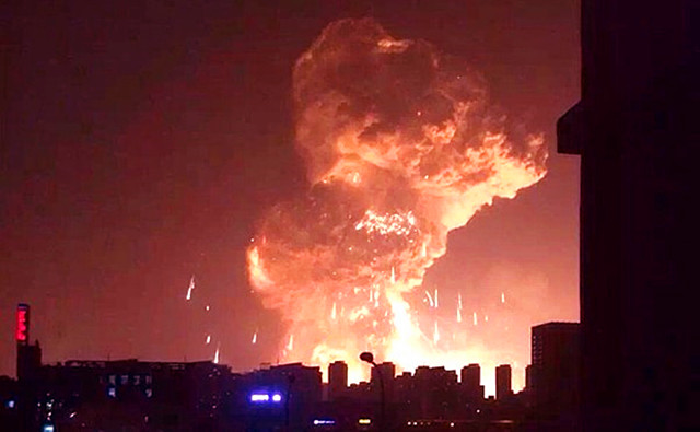 為“天津?yàn)I?！?遇難者祈福，為生存者加油