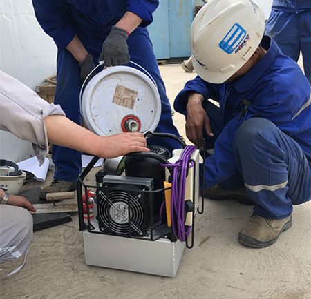 液壓扳手泵站的液壓油更換頻率，出現(xiàn)以下現(xiàn)象就要更換了！