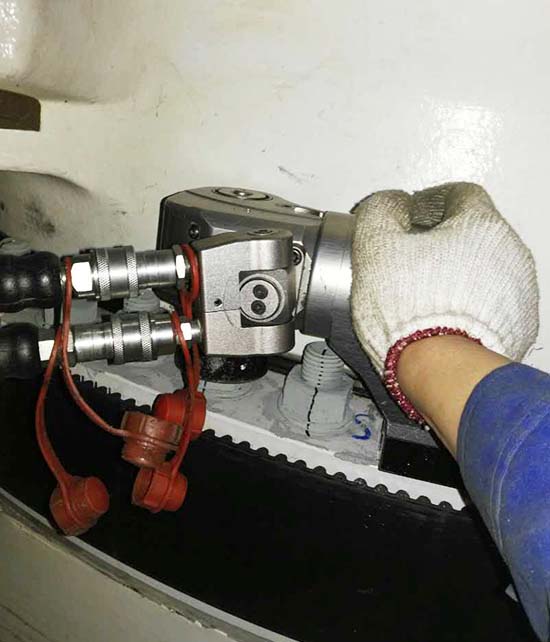 沃頓液壓扳手應(yīng)用于風力發(fā)電基座安裝